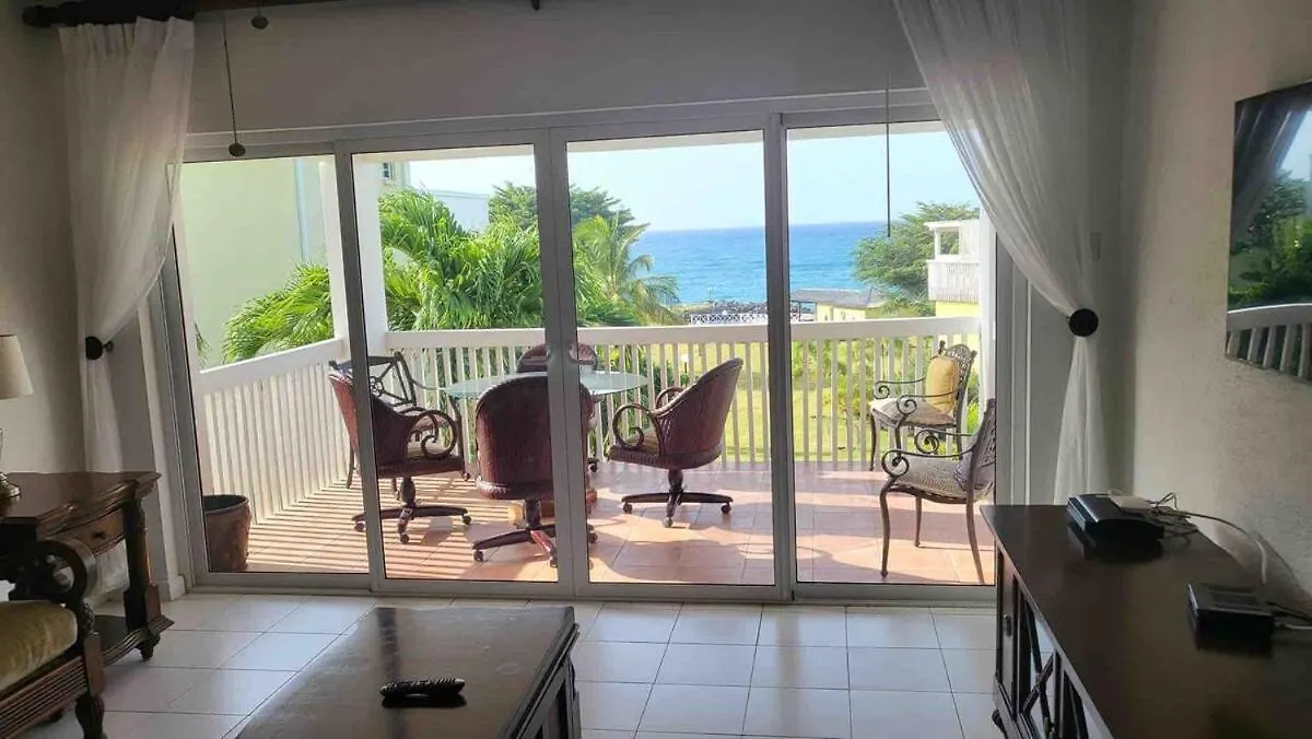 Beachfront 3 Bedroom House Tower Isle 0*,  牙买加