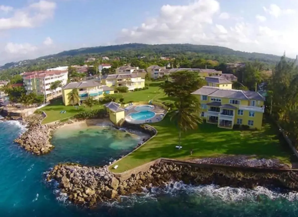 Beachfront 3 bedroom house Tower Isle Jamaica