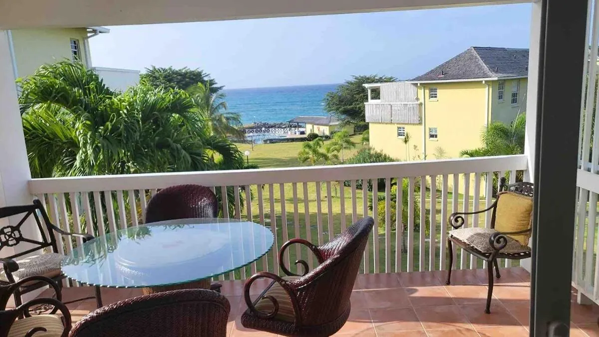 Beachfront 3 bedroom house Tower Isle Holiday home
