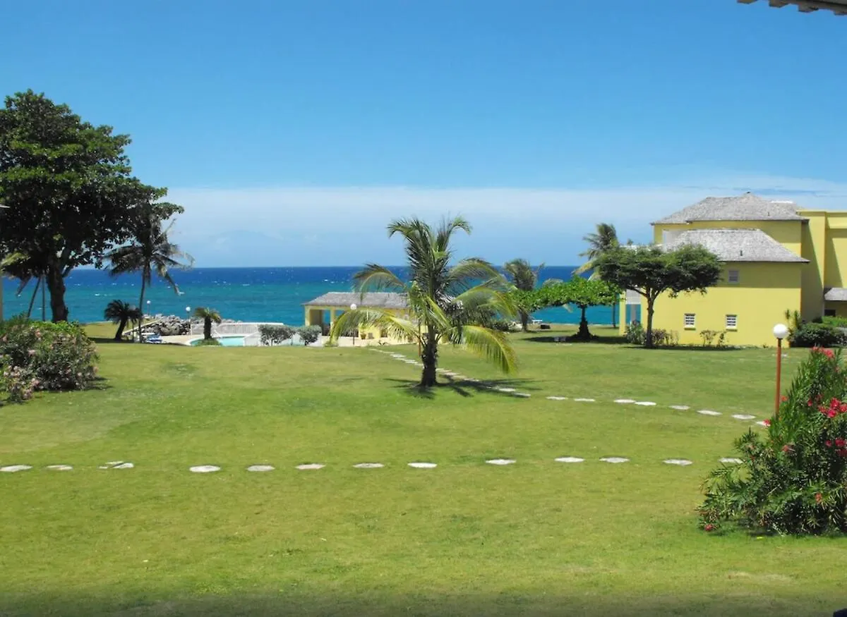 Holiday home Beachfront 3 bedroom house Tower Isle